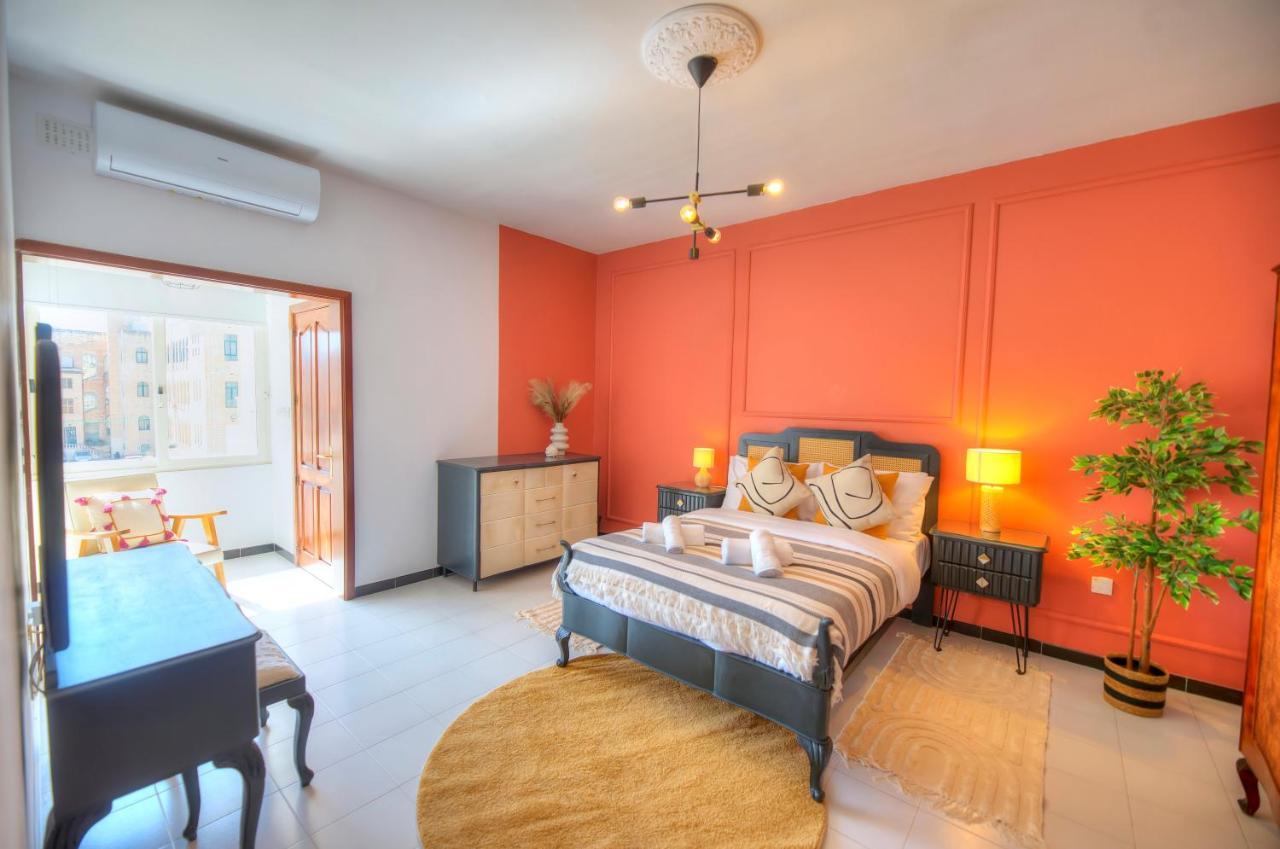 Beautifully Furnished Seafront 4 Bedrooms Goslm-4 Sliema Dış mekan fotoğraf